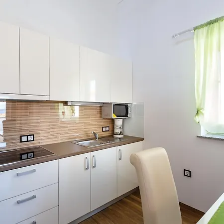 Apartments Vlado Krk Town Exterior photo