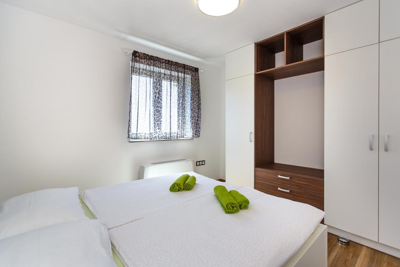 Apartment Vlado *